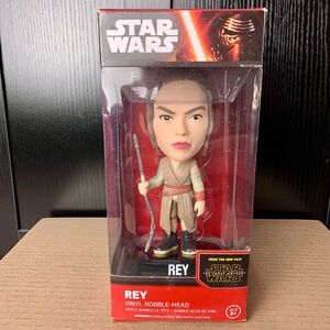 Rey Star Wars Vinyl Bobble-Head Funko